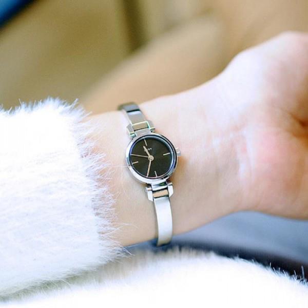 ساعت مچی زنانه دی کی ان وای NY2656