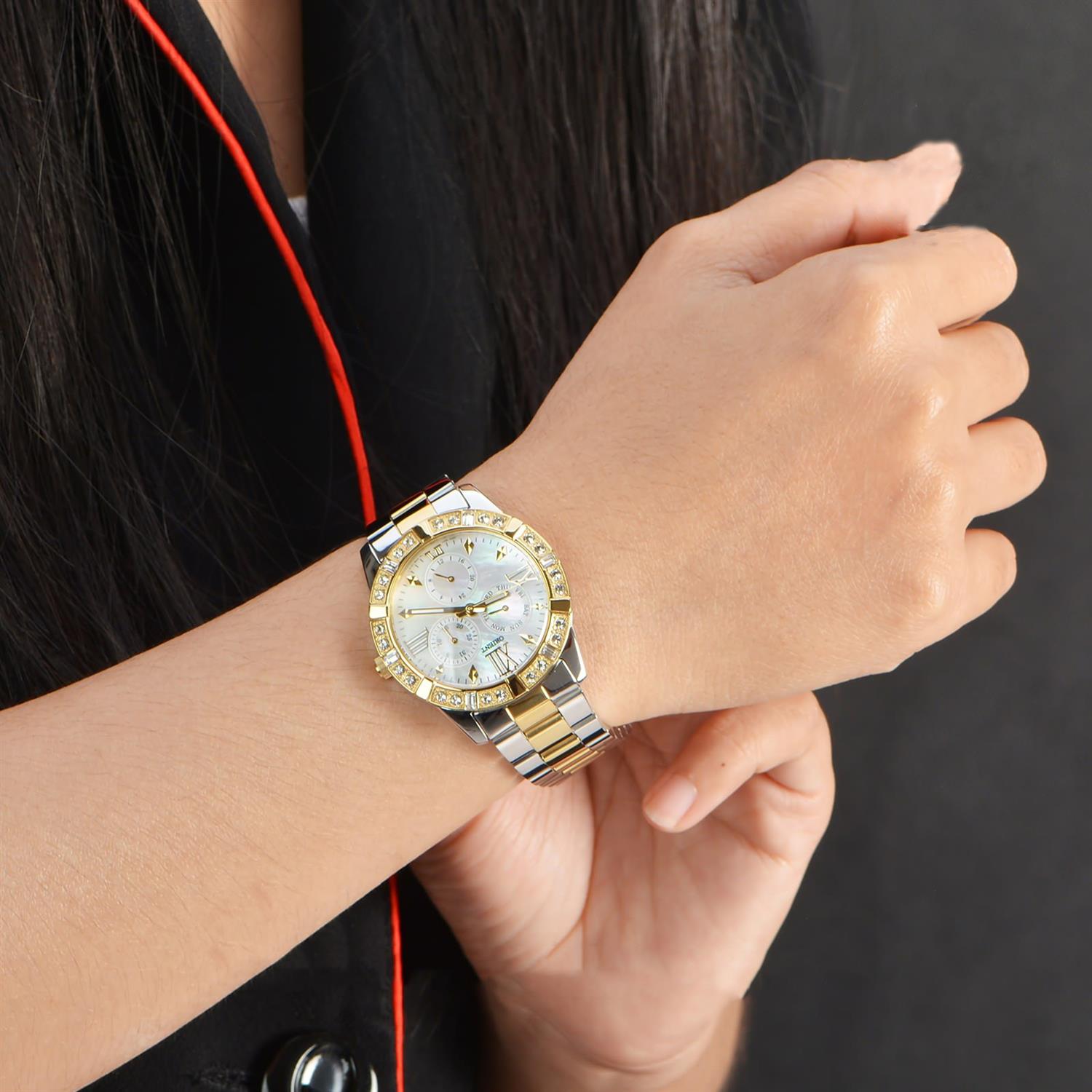 ساعت مچی زنانه اورینت FUT0B004W0