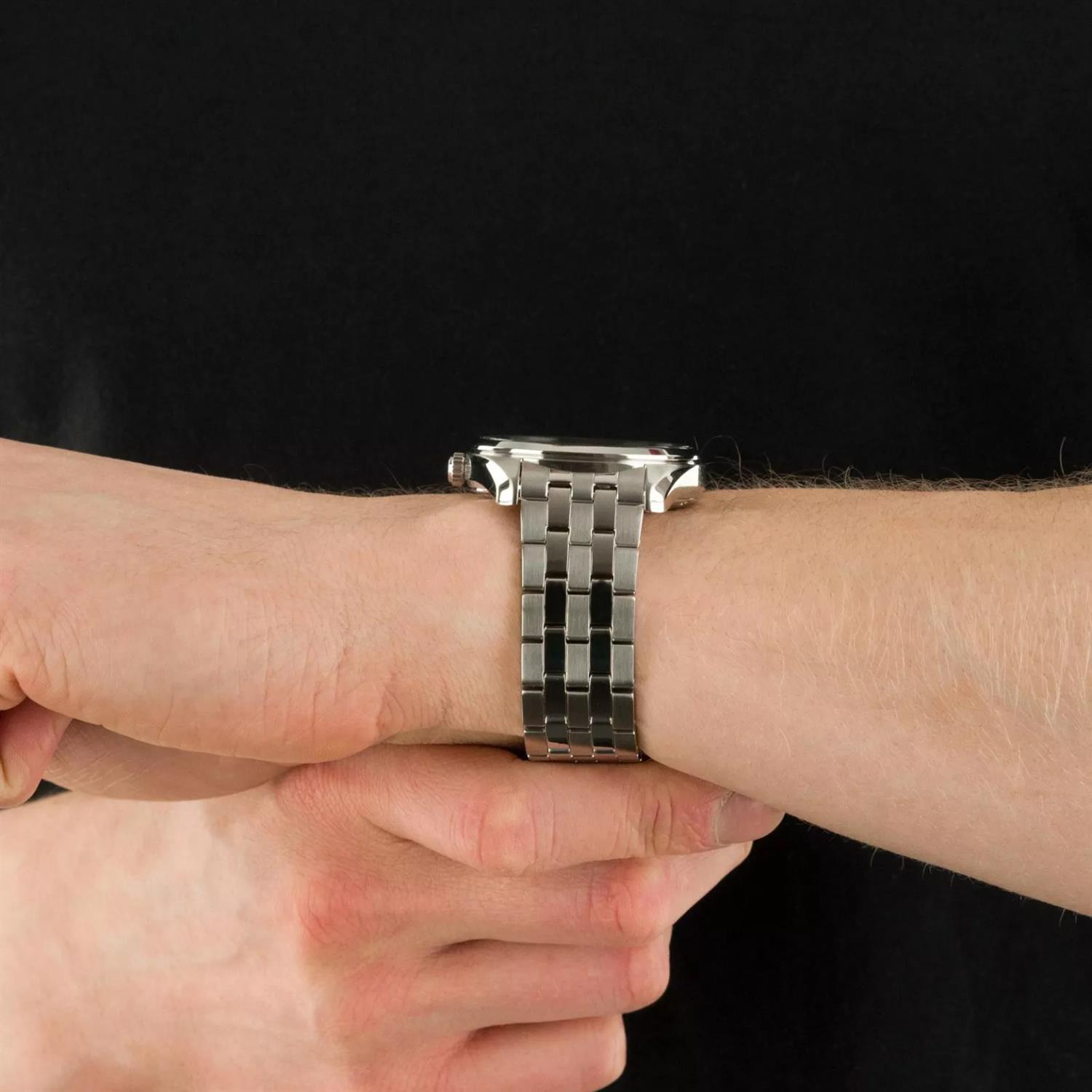 ساعت مچی مردانه اورینت RA-BA0002E10B