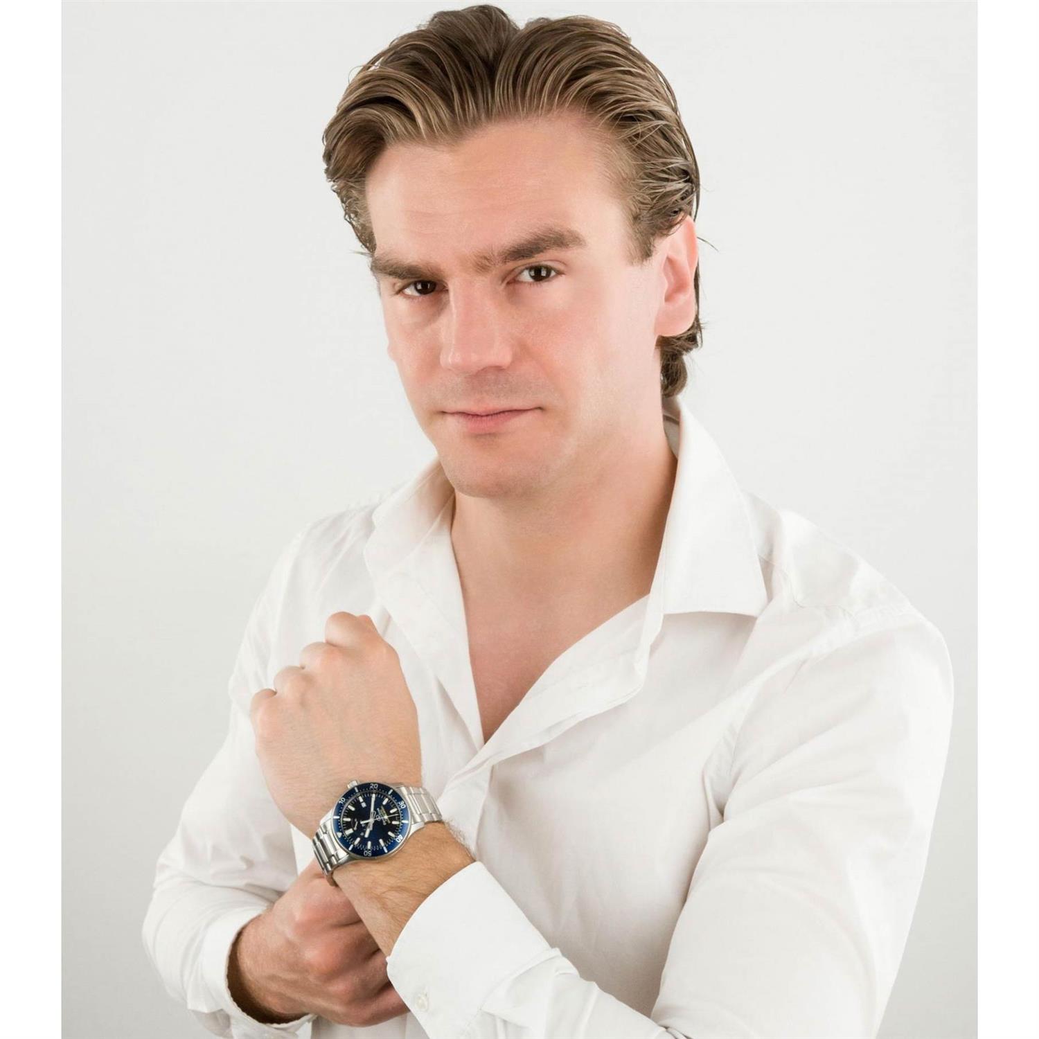 ساعت مچی مردانه اورینت RE-AU0302L00B