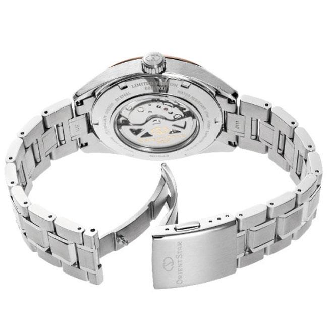 ساعت مچی مردانه اورینت RE-AV0120L00B