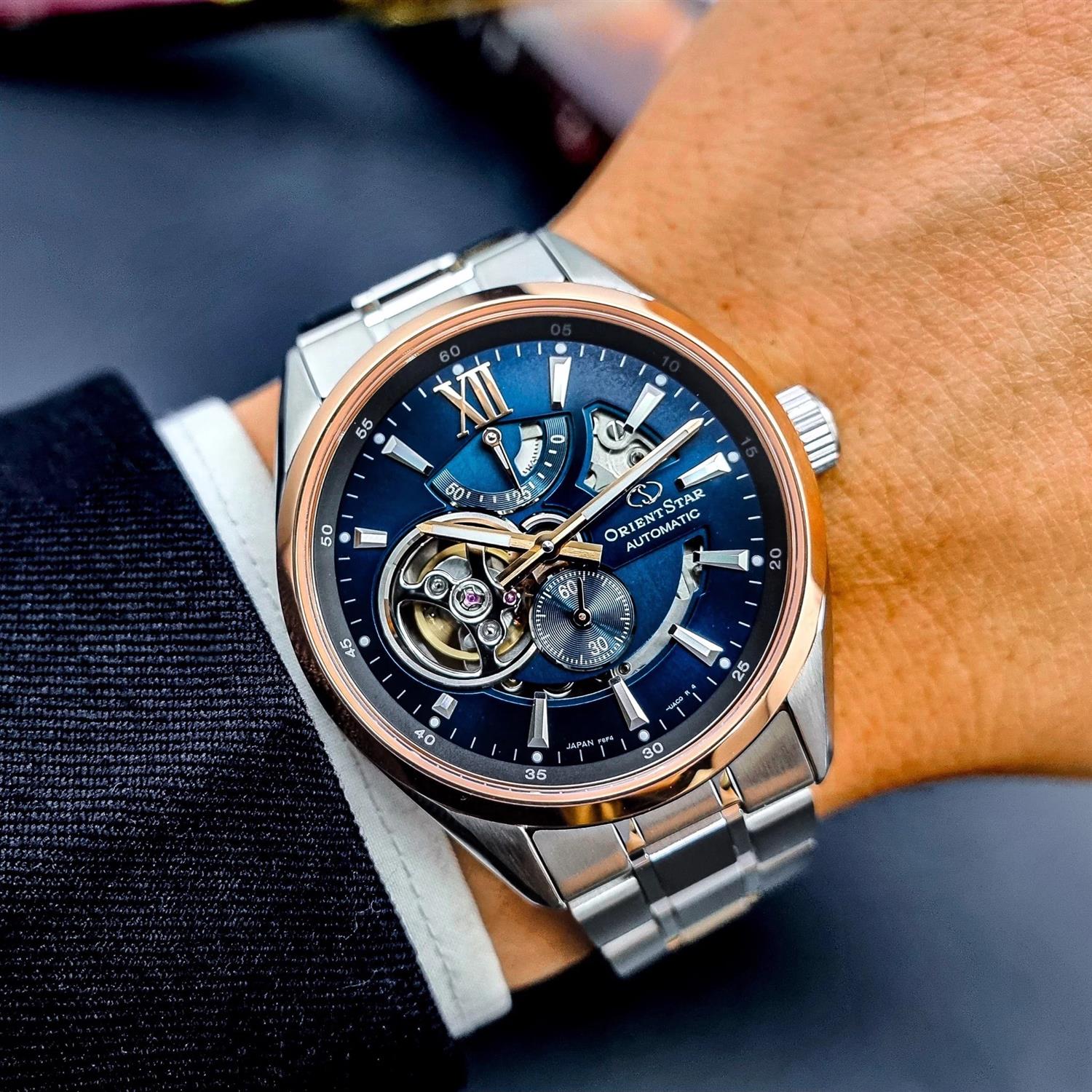 ساعت مچی مردانه اورینت RE-AV0120L00B