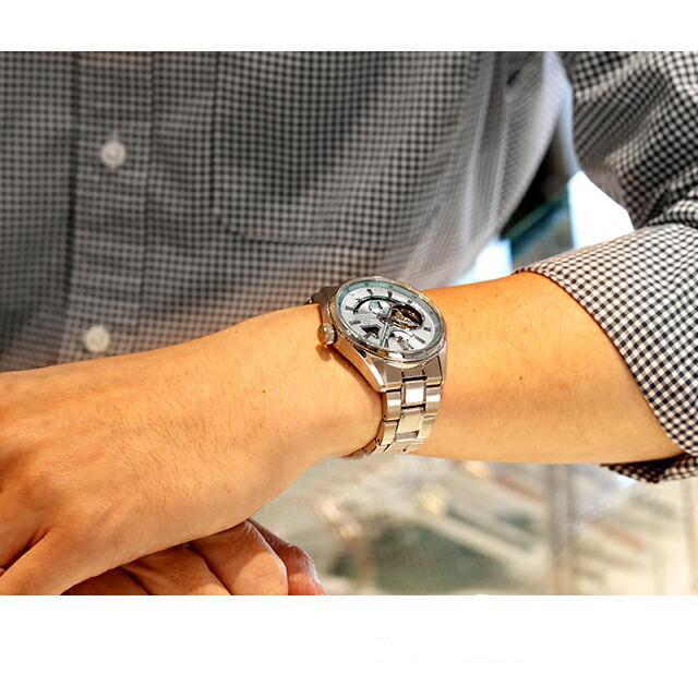 ساعت مچی مردانه اورینت RE-AV0127L