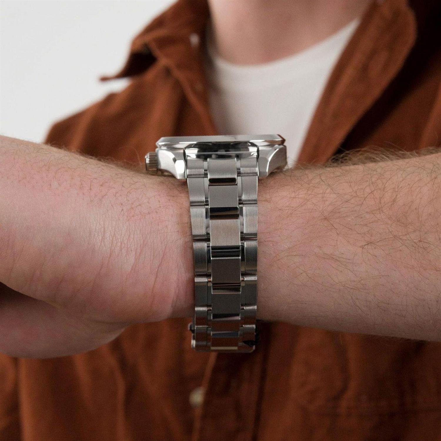 ساعت مچی مردانه اورینت RE-AY0001B00B